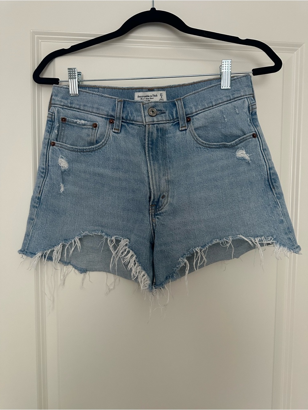 Abercrombie & Fitch The 4” Mom Short High Rise